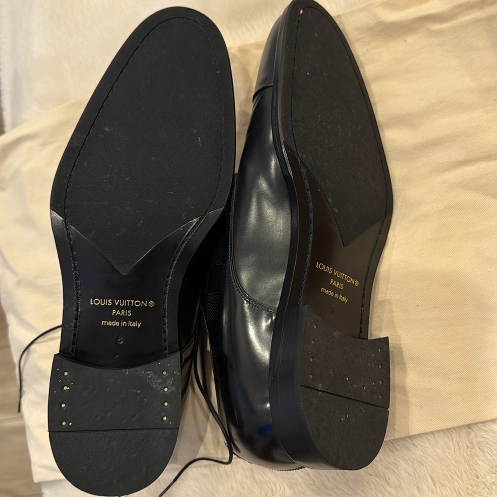 Louis Vuitton Shoes & Belt - Picture 5 of 10